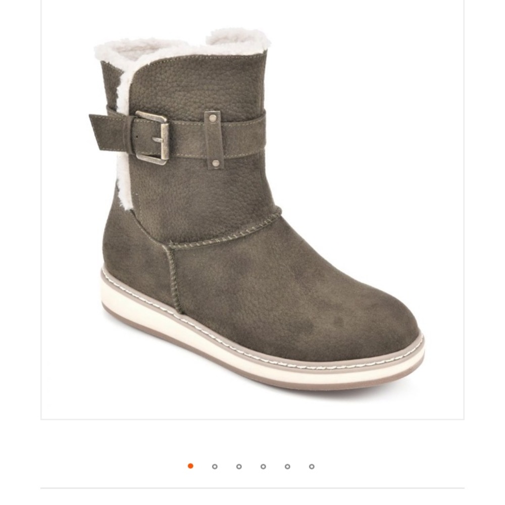 Short winter boots. Brand new in box. Never worn.